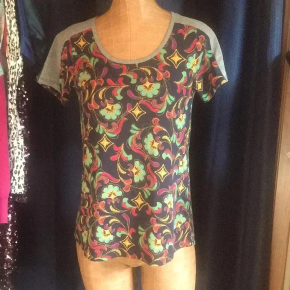 Lularoe short sleeve top - Picture 1 of 8